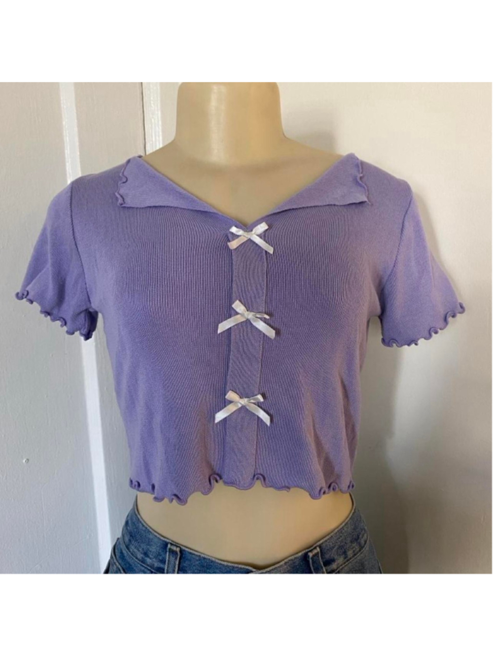 Cropped lavender semi collared top